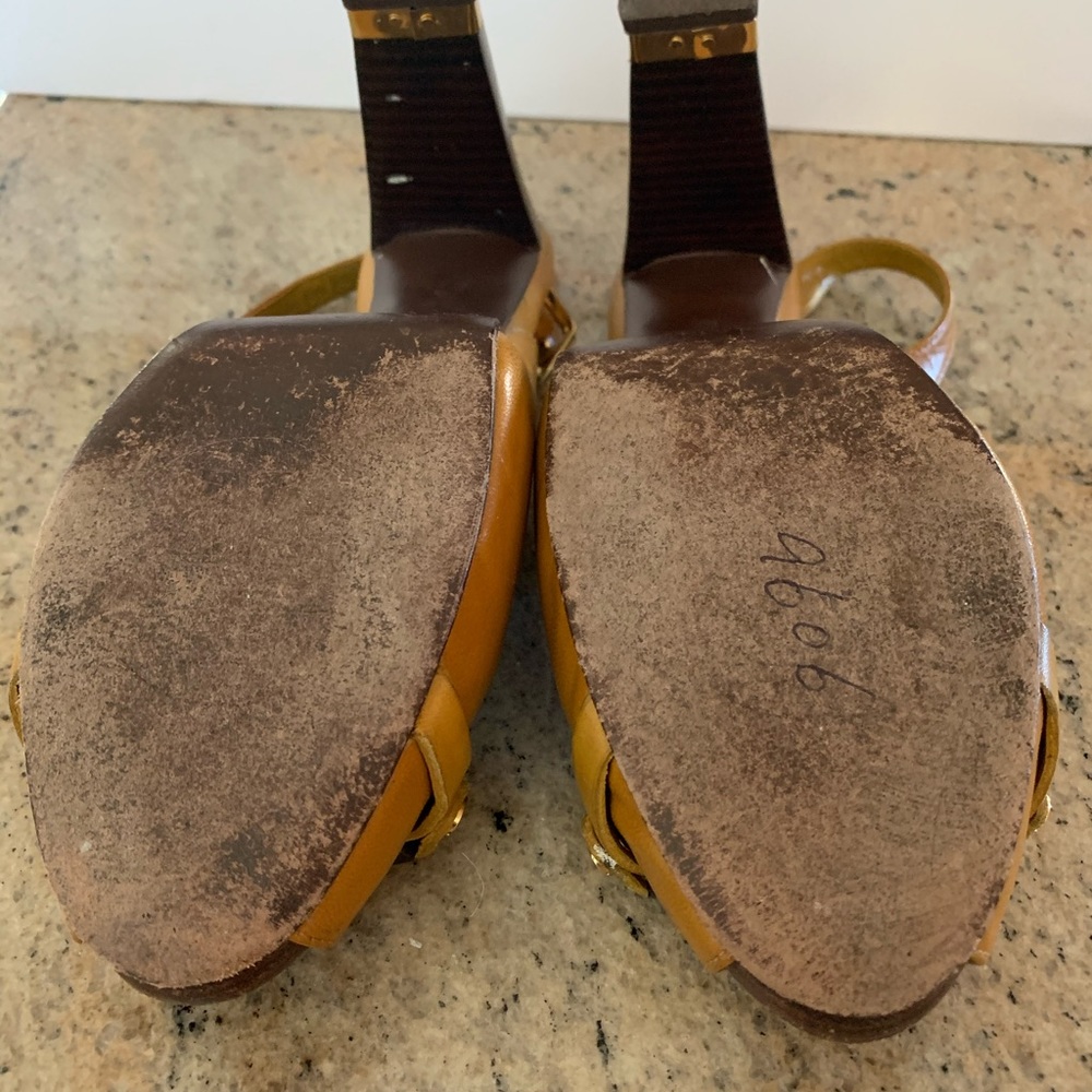 Ladies shoes